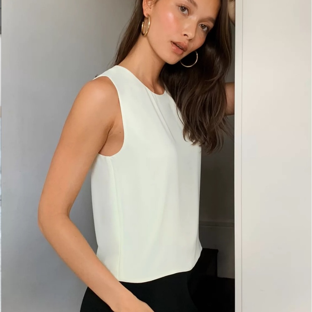 Babaton DAY BLOUSE white 
Item no: 70903
